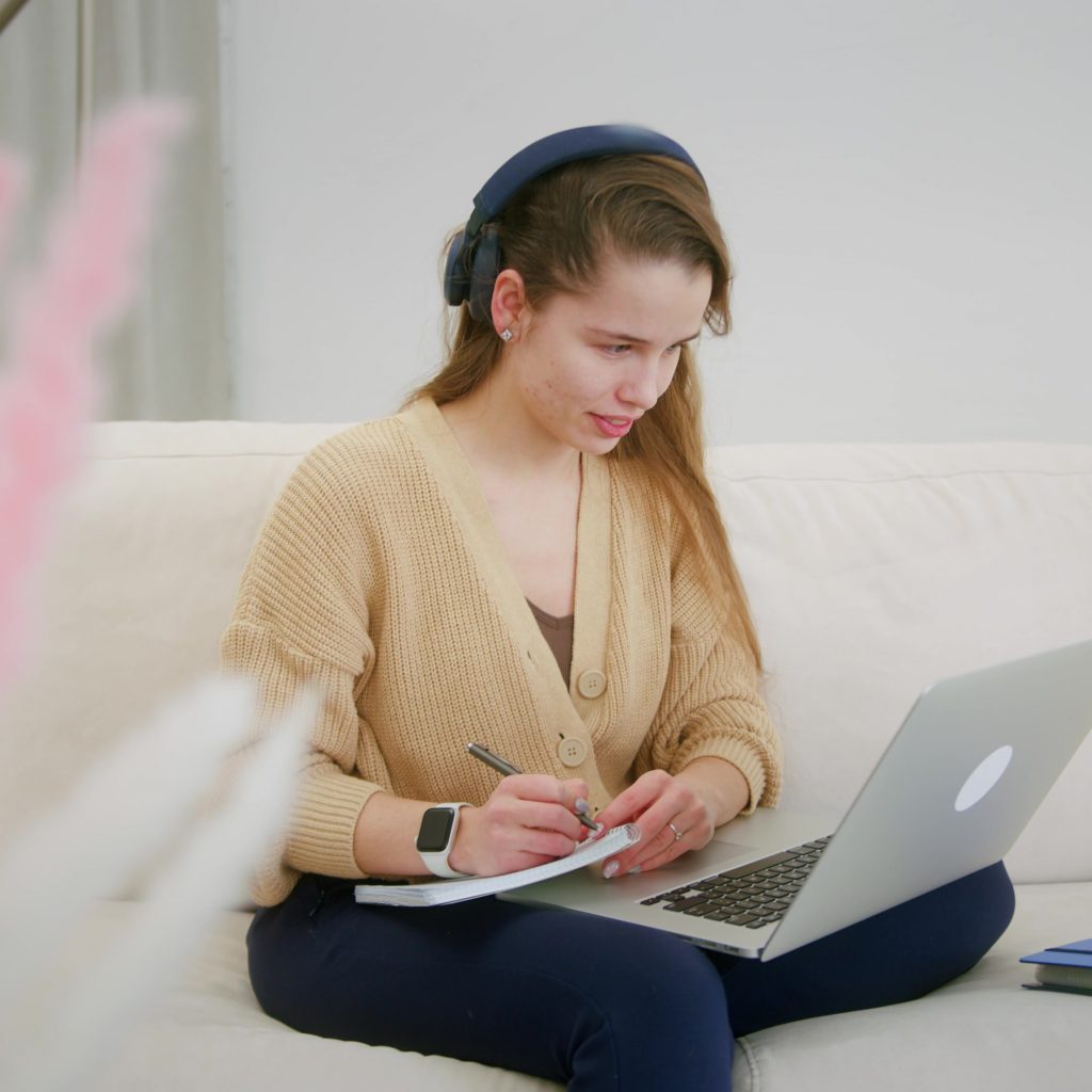Reading live online